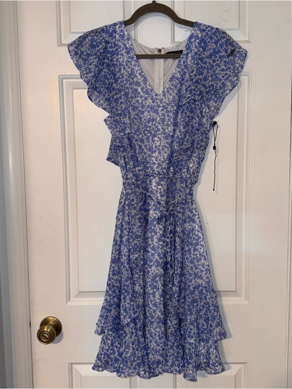 Tommy Hilfiger Light Blue white Floral sleeveless Ruffle chiffon Dress 12 NWOT - Picture 3 of 16